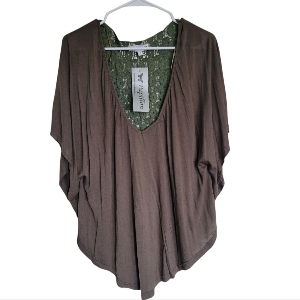 Papillon Batwing Sleeve Flowy Top With Lace Detail. - NWT - Picture 1 of 5